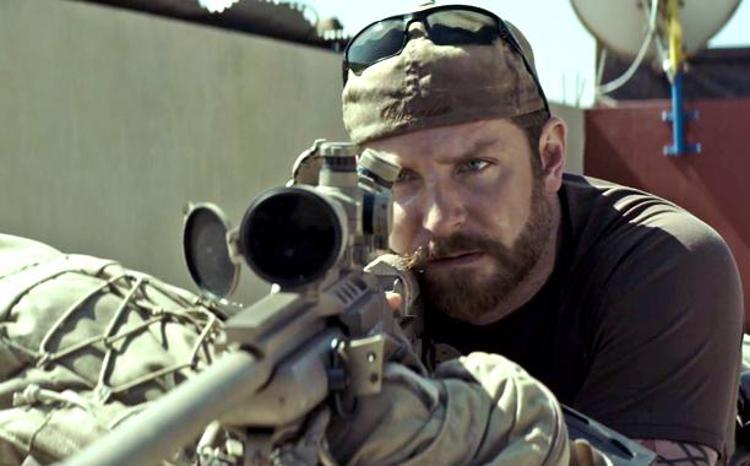 American Sniper il film diretto da Clint Eastwood con Bradley Cooper doppiato da Christian  Iansante