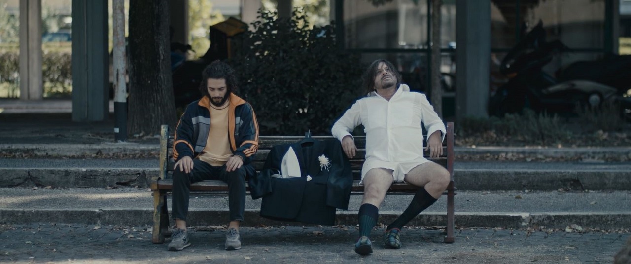 Il corto Il vestito con Christian Iansante prosegue la corsa