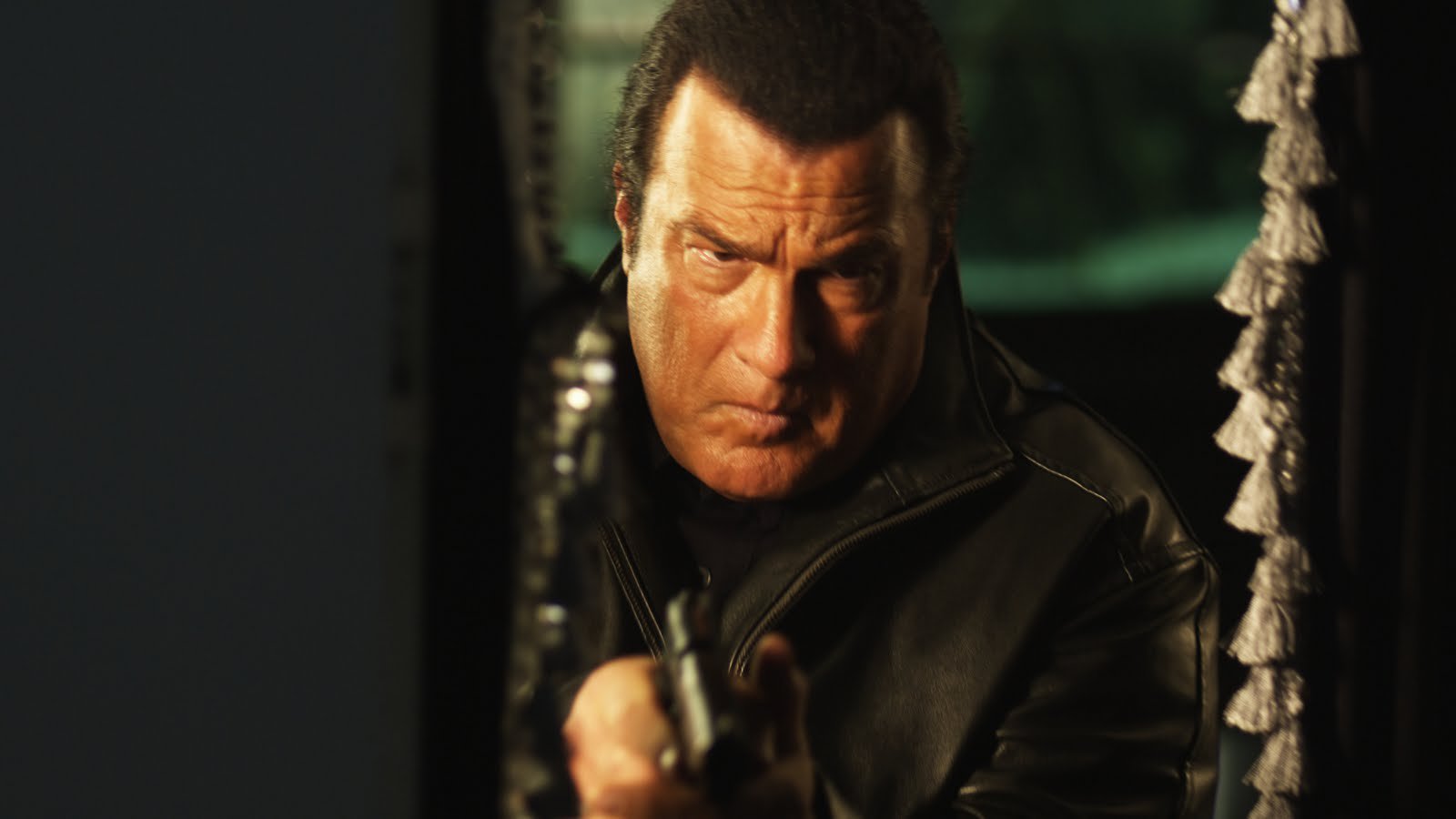 Born To Raise Hell su Cielo con la voce di Andrea Lavagnino