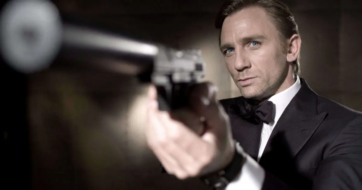 Spectre il film diretto da Sam Mendes con  Daniel Craig, Ralph Fiennes, Naomie Harris, Andrew Scott con le voci di Lavagnino, Musy e Borghetti